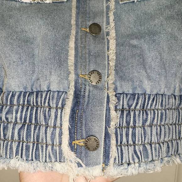 NEW Veveret Light Blue Jean Jacket with Eyelet Lace Size Small - Picture 11 of 17